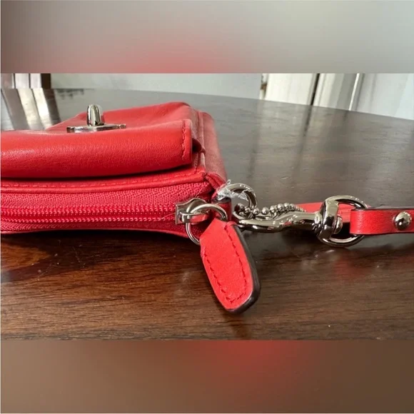 Coach Rare Vintage Campbell Red‎ Leather Universal Turn-Lock F50070 - Picture 8 of 15